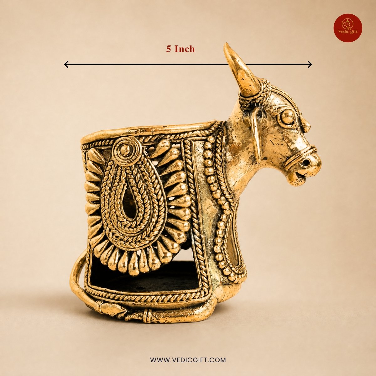 Dhokra Brass Bull Pen Stand – Handcrafted Desk Decor