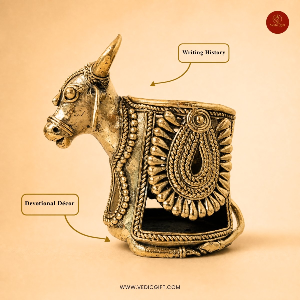 Dhokra Brass Bull Pen Stand – Handcrafted Desk Decor